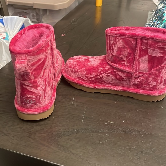 Brand new Ugg boots - Picture 3 of 4